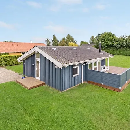 Holiday home Stunning In Haderslev With Kitchen