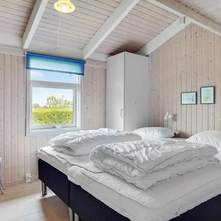Holiday home Stunning In Haderslev With Kitchen *