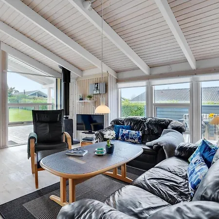 Rade Strandpark Xii * ハザスレウ